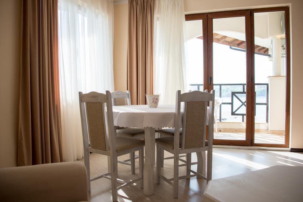 Toma'S Residence - Front Beach Zarewo Zimmer foto