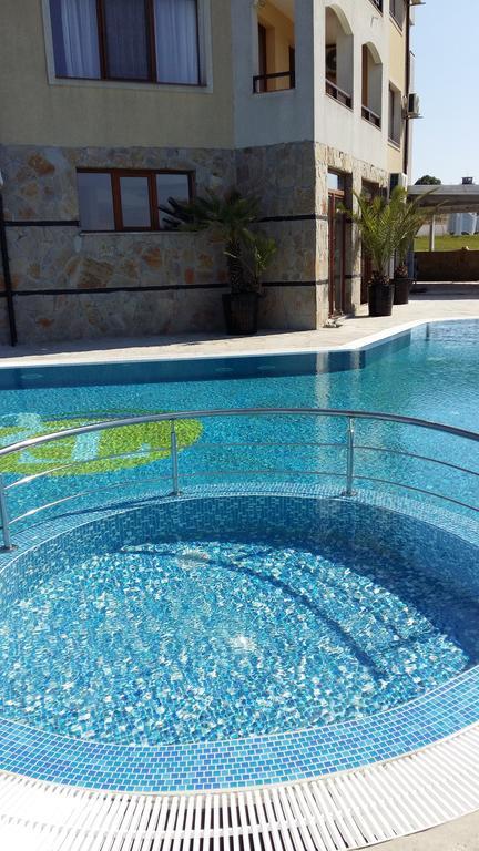 Toma'S Residence - Front Beach Zarewo Exterior foto