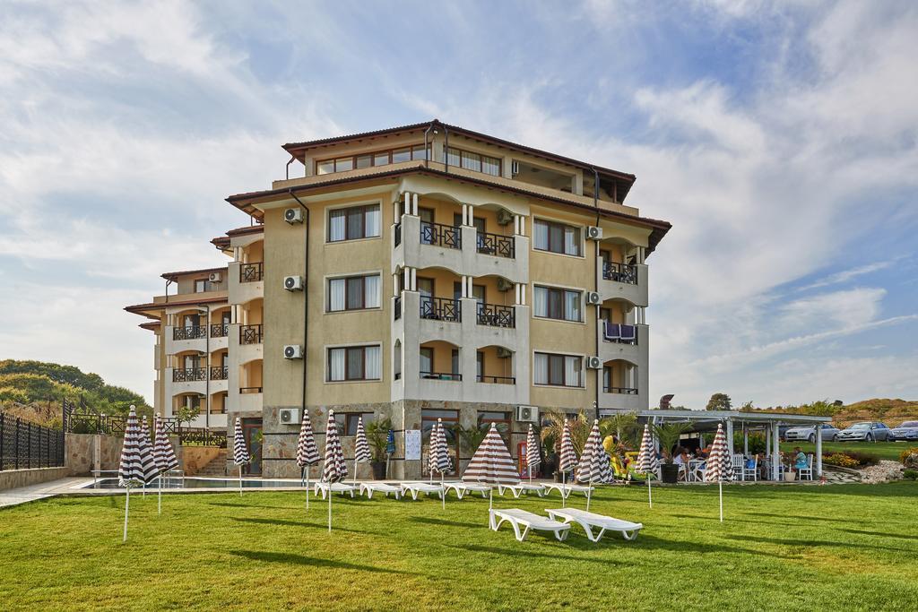Toma'S Residence - Front Beach Zarewo Exterior foto